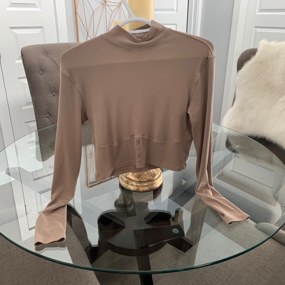 Lululemon Turtleneck Longsleeve Crop L
